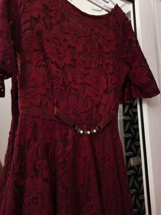 Rochie vișinie din dantela, mărimea M