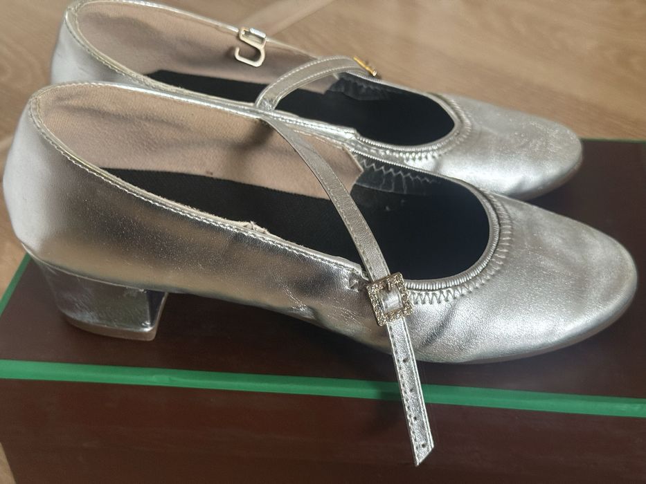 Продаю туфли для танца б/у