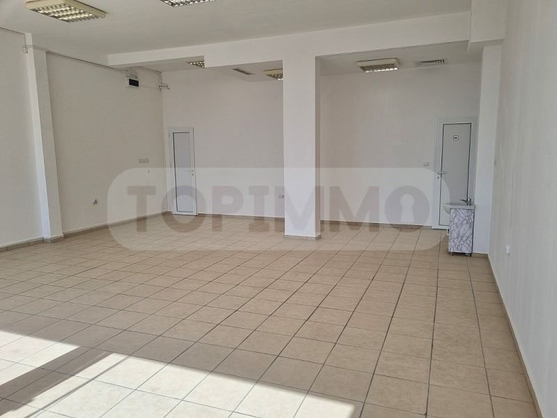 Дава се под наем Магазин в Варна, Владислав Варненчик - 100 кв.м за 1020 € - Снимка #1