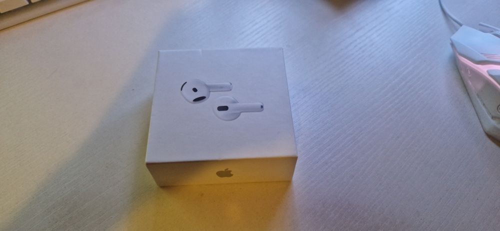 AirPods 4 ANC stare impecabilă