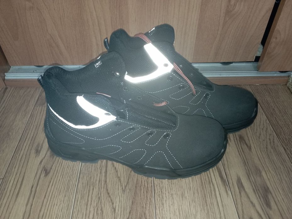 Продам валенки и ботинки