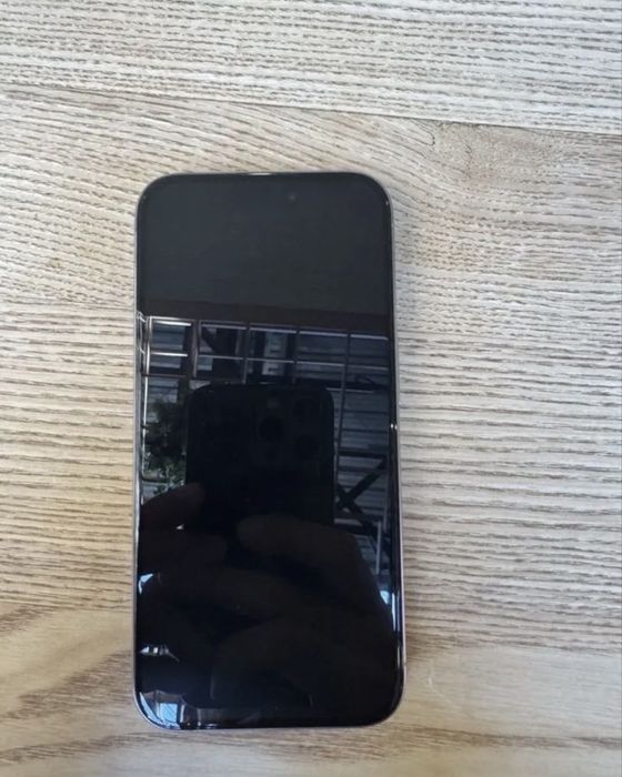 Iphone 15 pro в хорошем состоянии