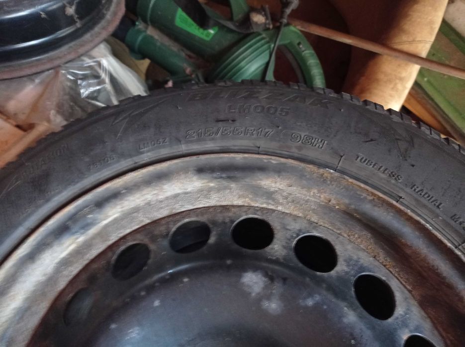roti anvelope Brigestone Blizark MS 215 55 17R  dot 3521