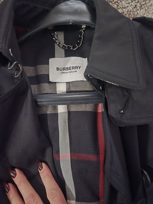 Черно плътно манто с колан