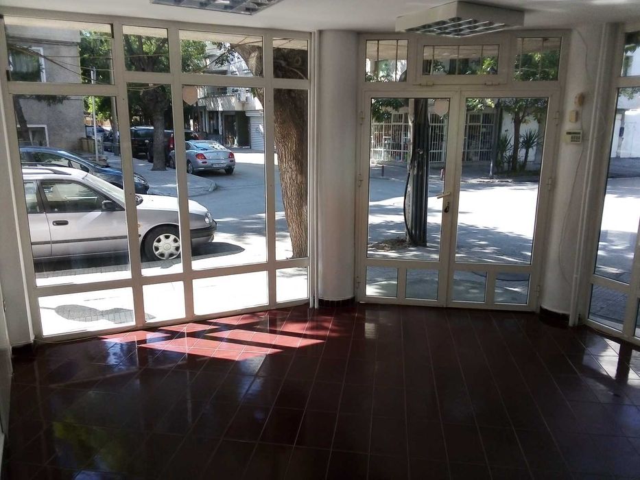 Дава се под наем Магазин в Пловдив, Христо Смирненски - 55 кв.м за 200 € - Снимка #6