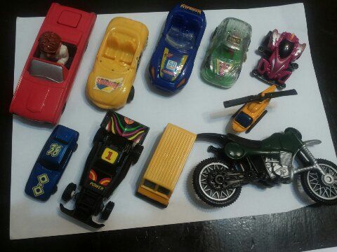 Стари детски пластмасови играчки - колички и фигурки - СОЦ