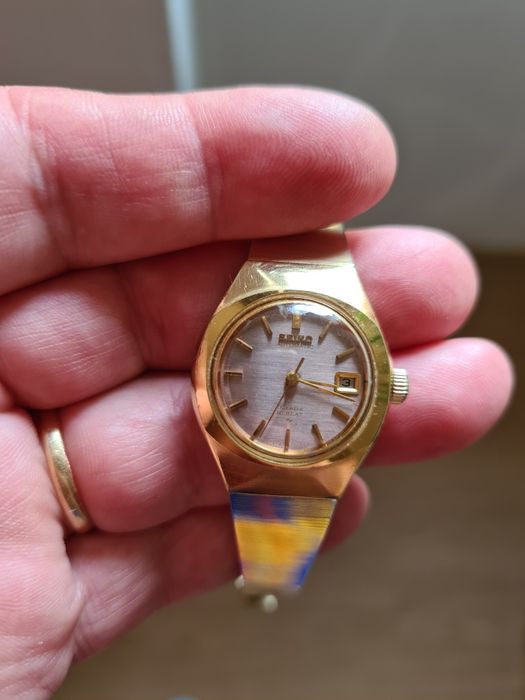 Часовник Seiko позлатен