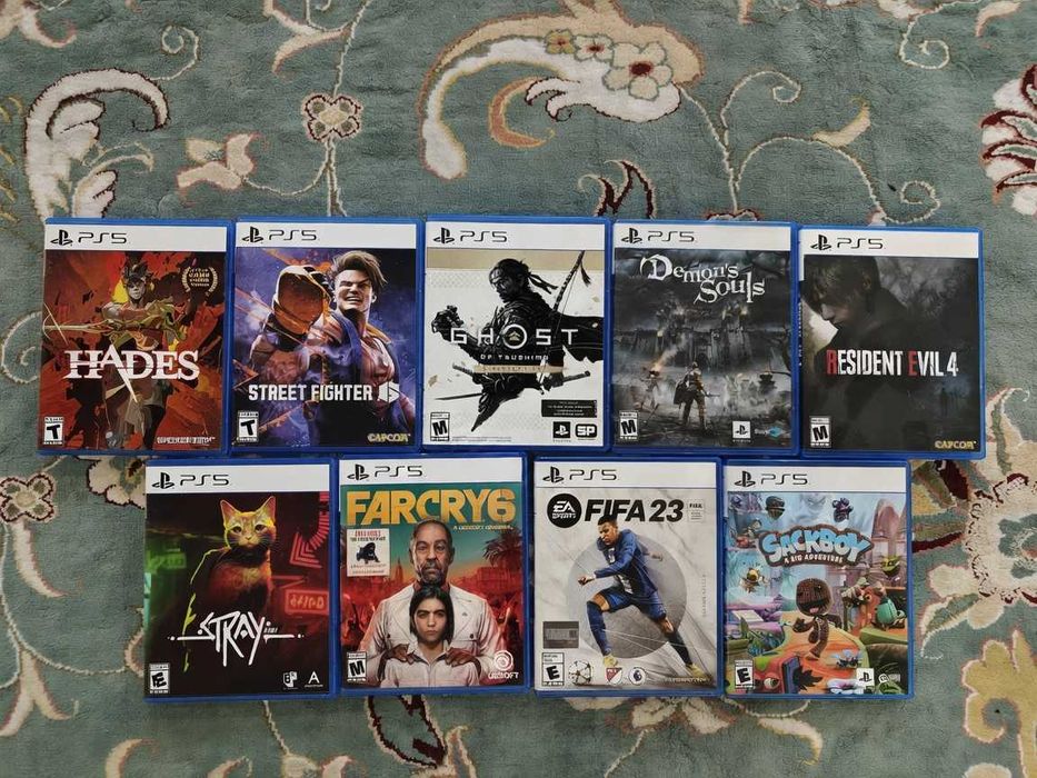 PS5: игры и 2 контроллера/ PS5 , Games and 2 Controllers