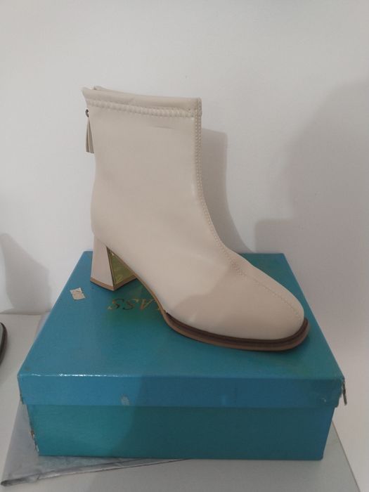 Күздік етік сатылады