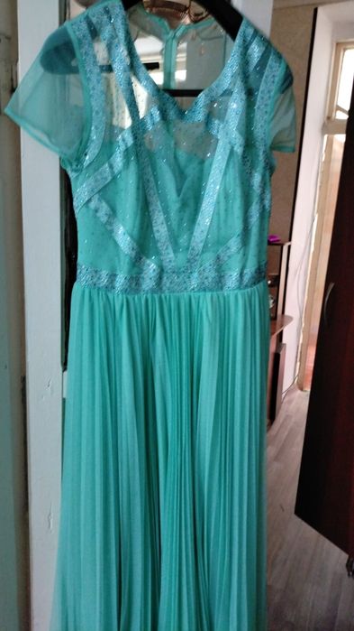 Платья вечерние на той