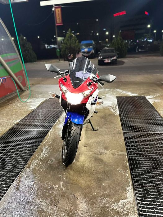 Vând Honda CBR 125 R, 2011, 49.700 KM, 1.900 euro negociabil