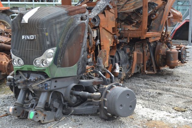 Dezmembrez Tractoare Claas