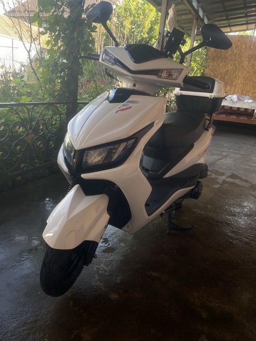 Мопед скутер продам