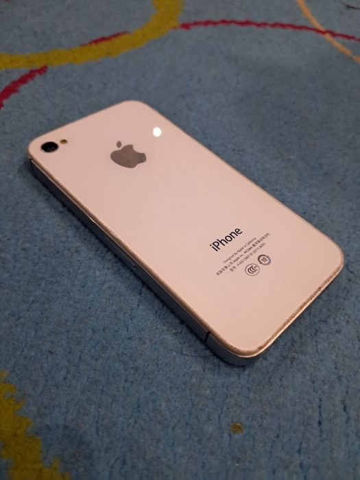 [64ГБ] iPhone 4S на 64 ГБ