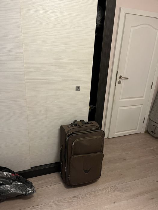 Спалня с гарсероб и шкафчета