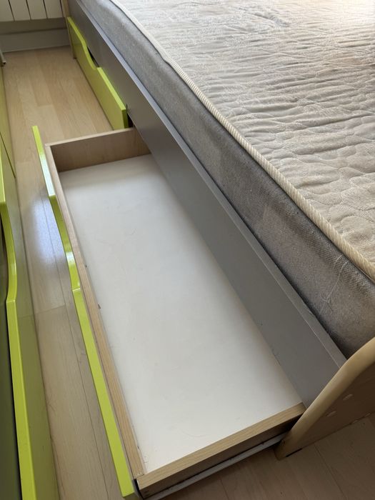 Кровать детская.