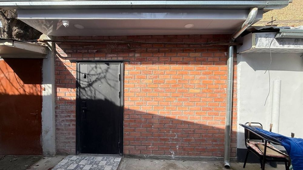 Продажа общий двор Гостиница Россия Цена 75.000у.е