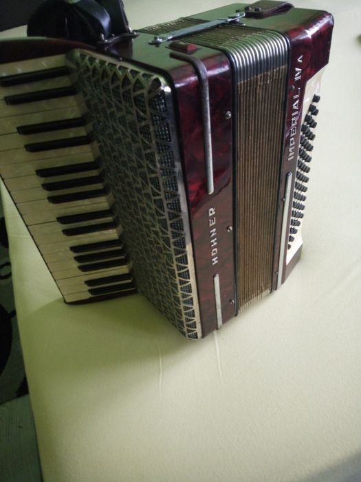 Vând acordeon Hohner Imperial 4