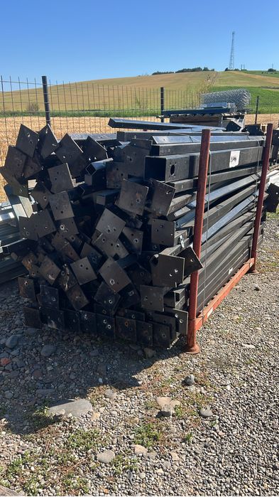 Stalpi metalici cu talpi pt gard 2.2 m