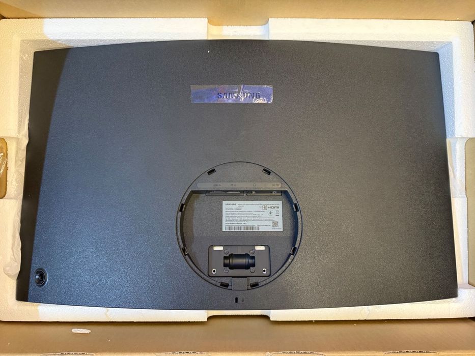 Монитор Samsung 32”