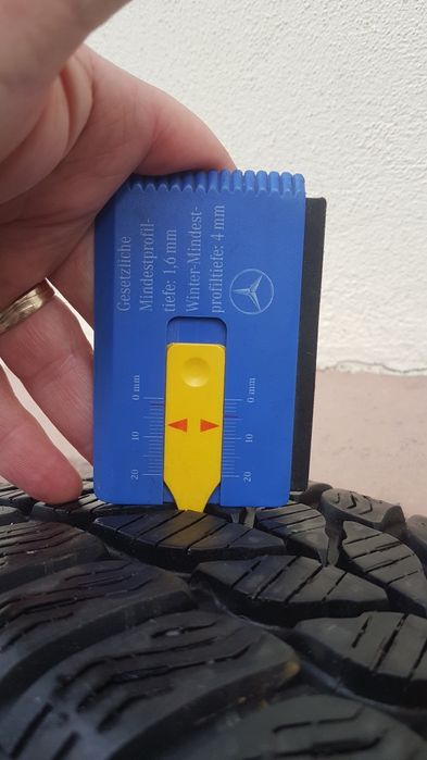 Mini Cooper janre cu anvelope de iarna 175/65/r15