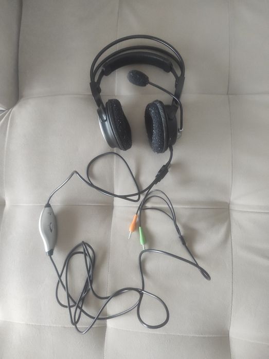 Продавам слушалки (дълъг кабел, aux, usb)