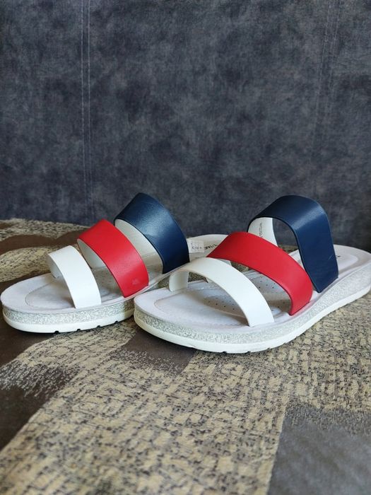 шлепанцы новые !