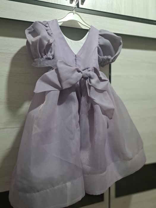 Продам срочно детское платье