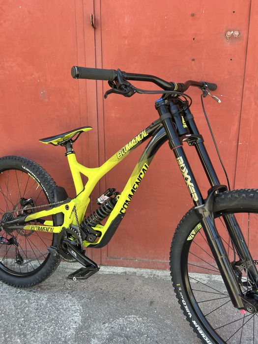 Commencal Supreme V4 27.5 Downhill/enduro