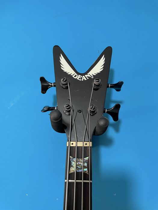 Dean Demonator 4 Chitara Bass