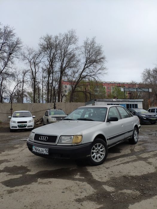 Ауди 100 Audi 100
