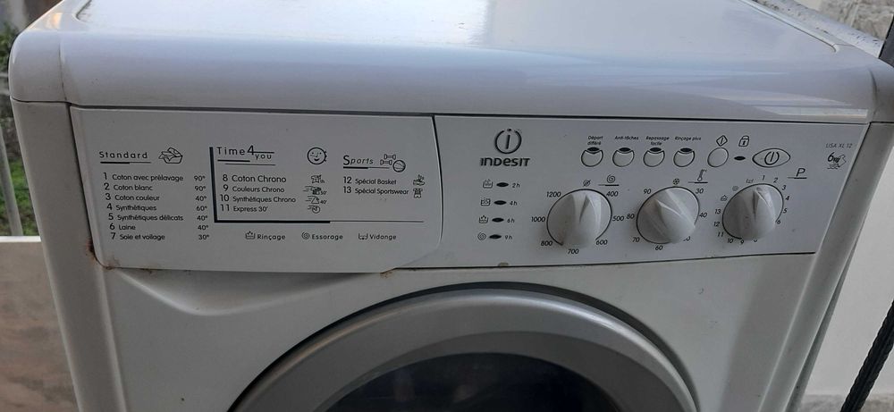 Автоматична преалня Indesit Lisa XL12