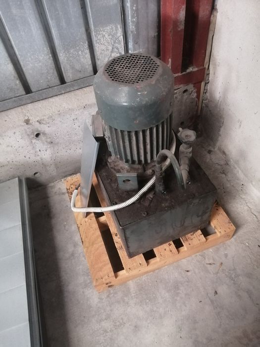 Гилотина за рязане на ламарина