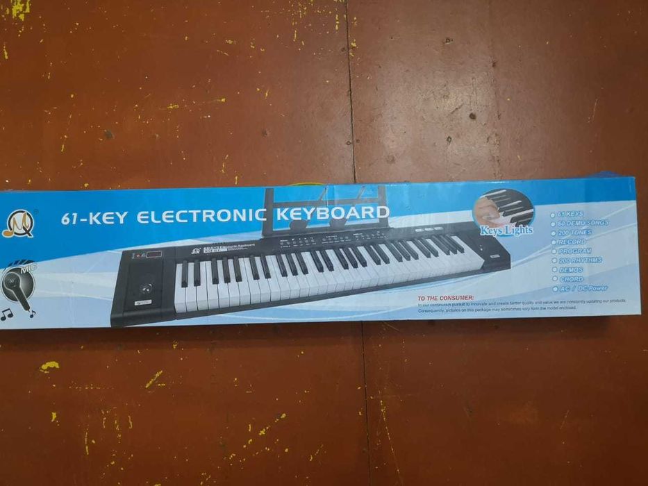 синтезатор 61 клавиша