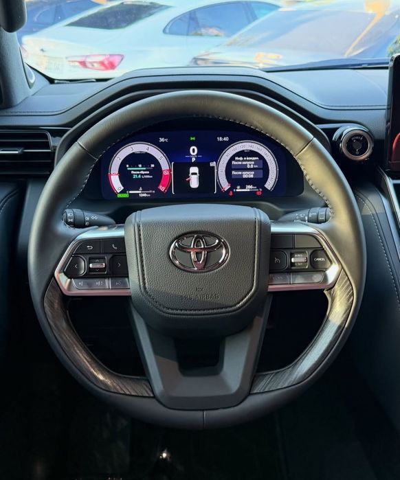 Toyota 300 HEV 3.5