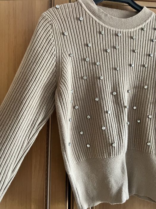 Кофта с камнями новая