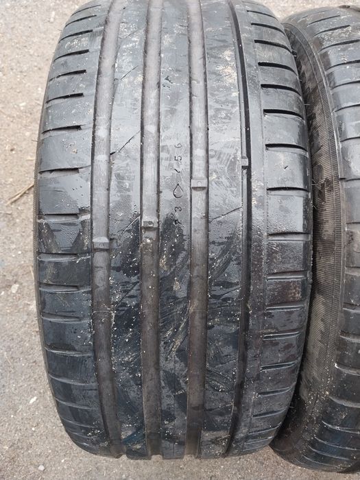 2 шины Nokian 235 45 R17.