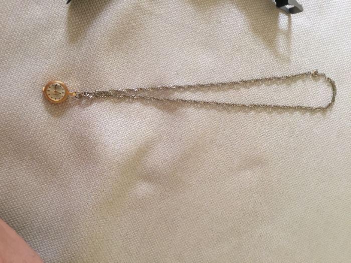 Продавам часовници