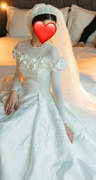 Продаётся.  Свадебное платье