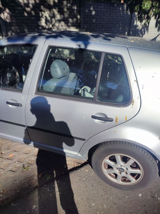 Vând pentru reparare sau piese