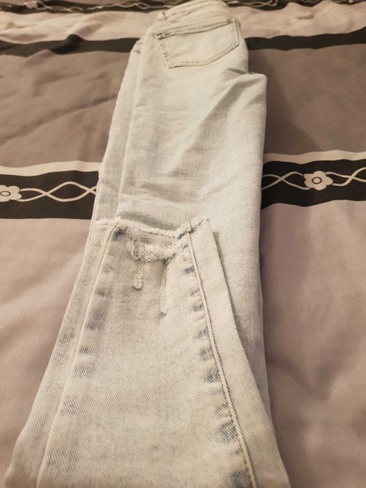 Blugi skinny noi 94 lei