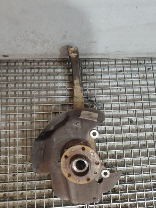 fuzeta dreapta fata alfa romeo 159 1.9 jtd