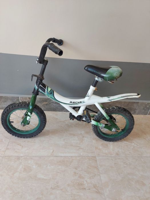 Екі студенттің дәретханада жыныстық қатынасқа түскенін қараңыз