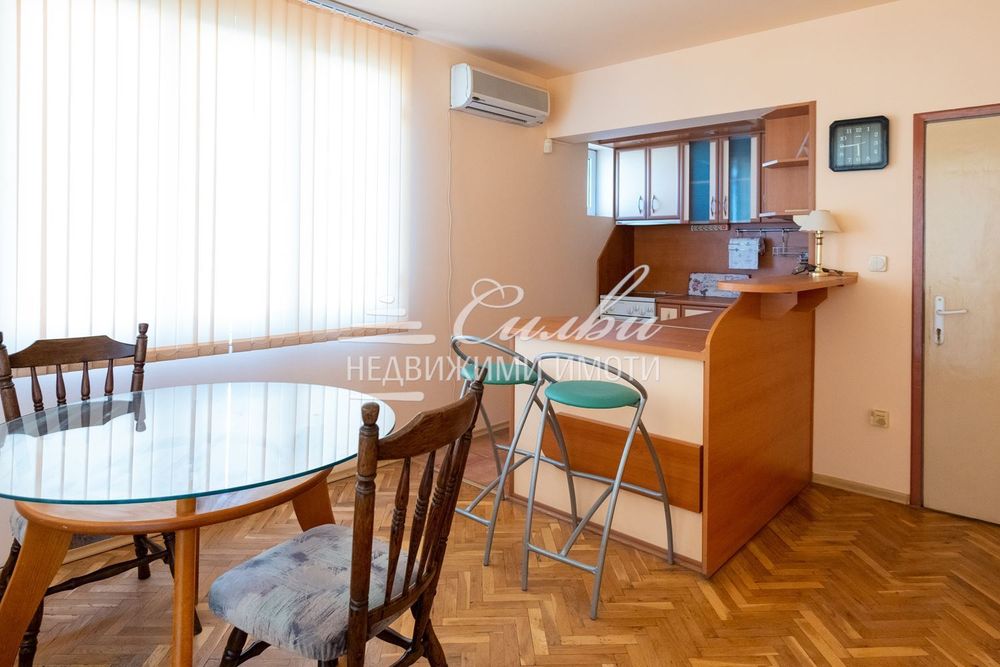 Дава се под наем Офис в Шумен, Център - 102 кв.м за 612 € - Снимка #2
