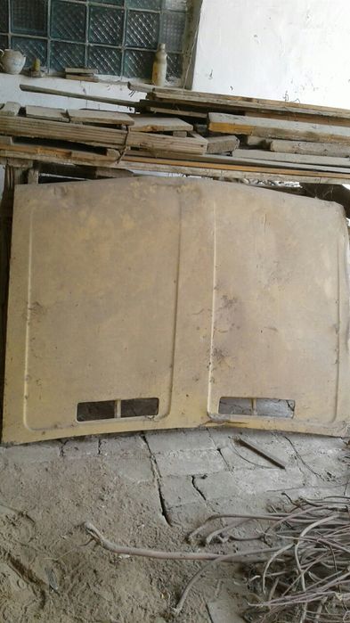 Капот от автомобиля  жигули ваз 2106