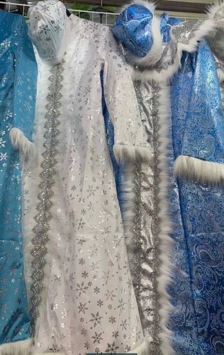 Продам костюмы Снегурочки!