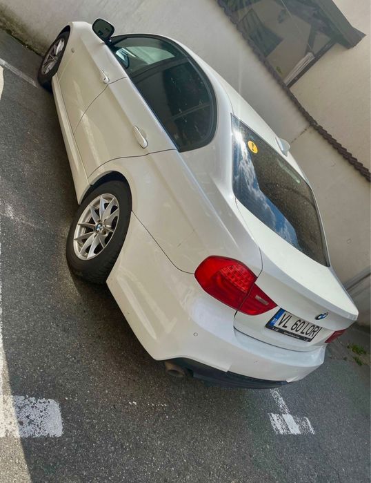 BMW    Seria 3       E90