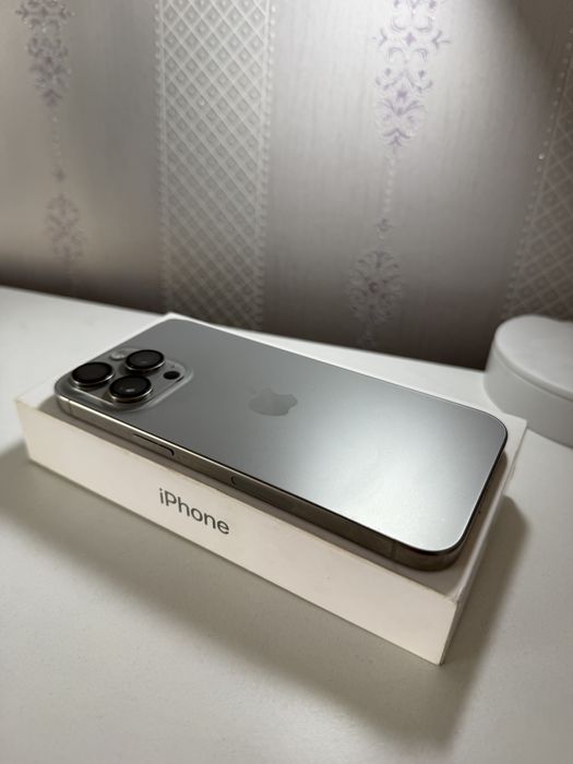 iPhone 15 pro max 256 titanium
