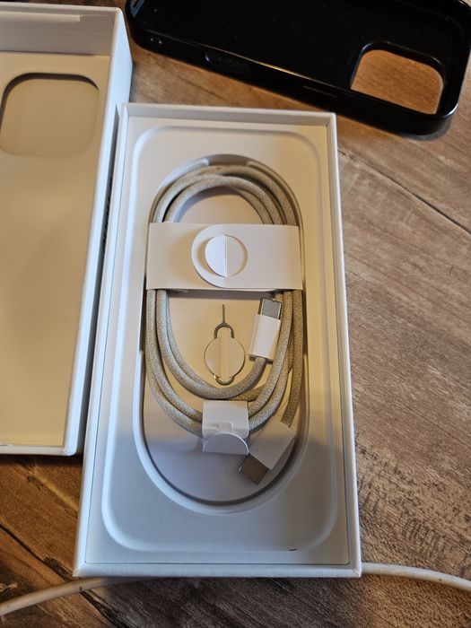 С ГАРАНЦИЯ! 92% батерия Iphone 16 pro 512 телефон като нов