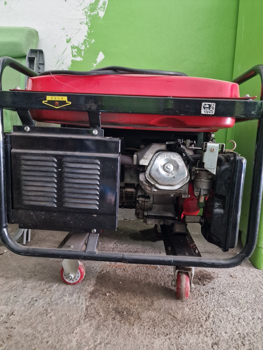 Бензиновый генератор 5.5кв